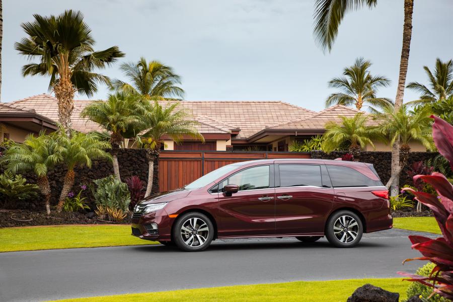  Honda Odyssey 2017 года  (фото 27 из 160)